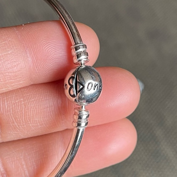 NWT Retired Pandora Limited Edition One in A Million Bangle Bracelet - Picture 3 of 9